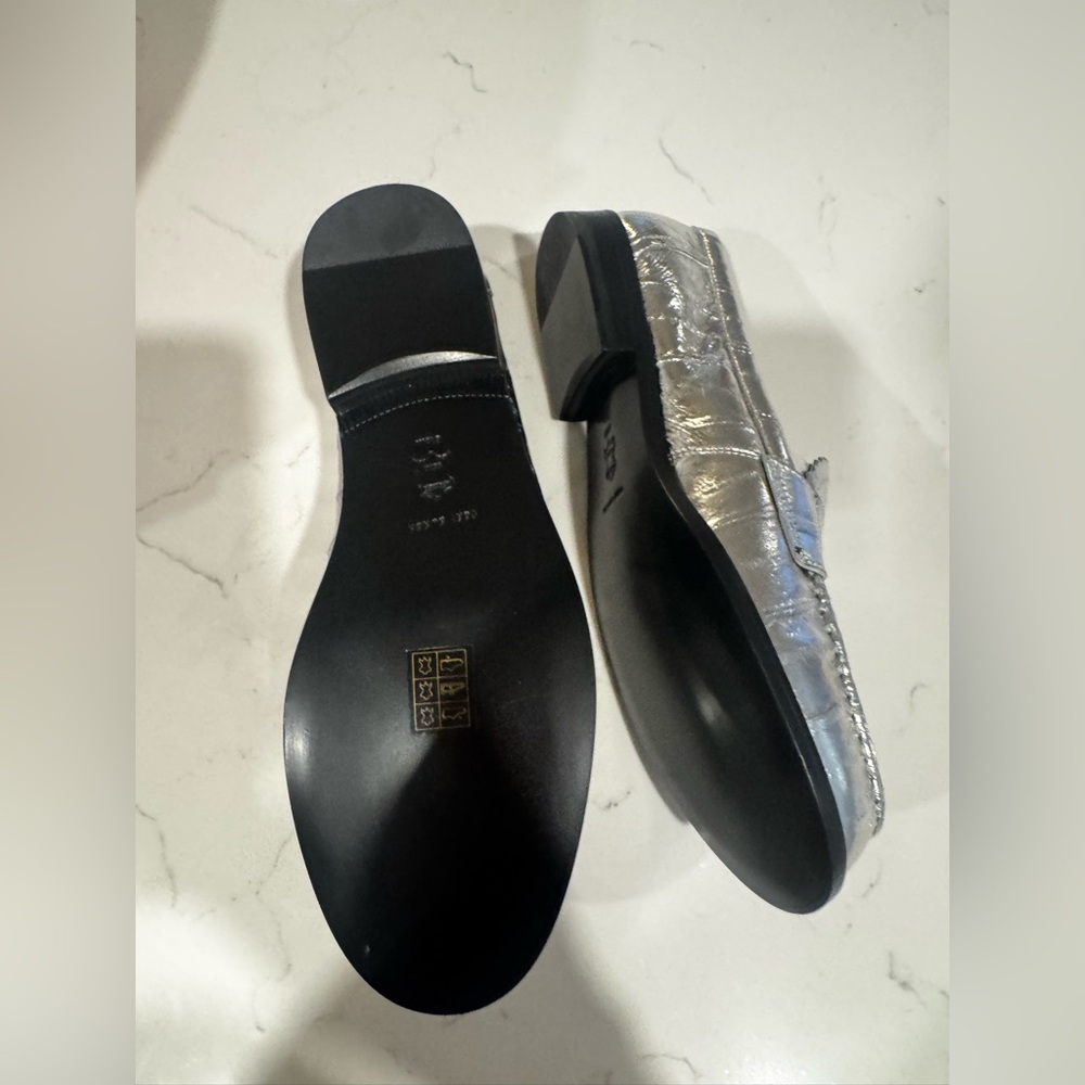 Tory Burch Women’s Metallic Silver Loafers - Picture 6 of 6